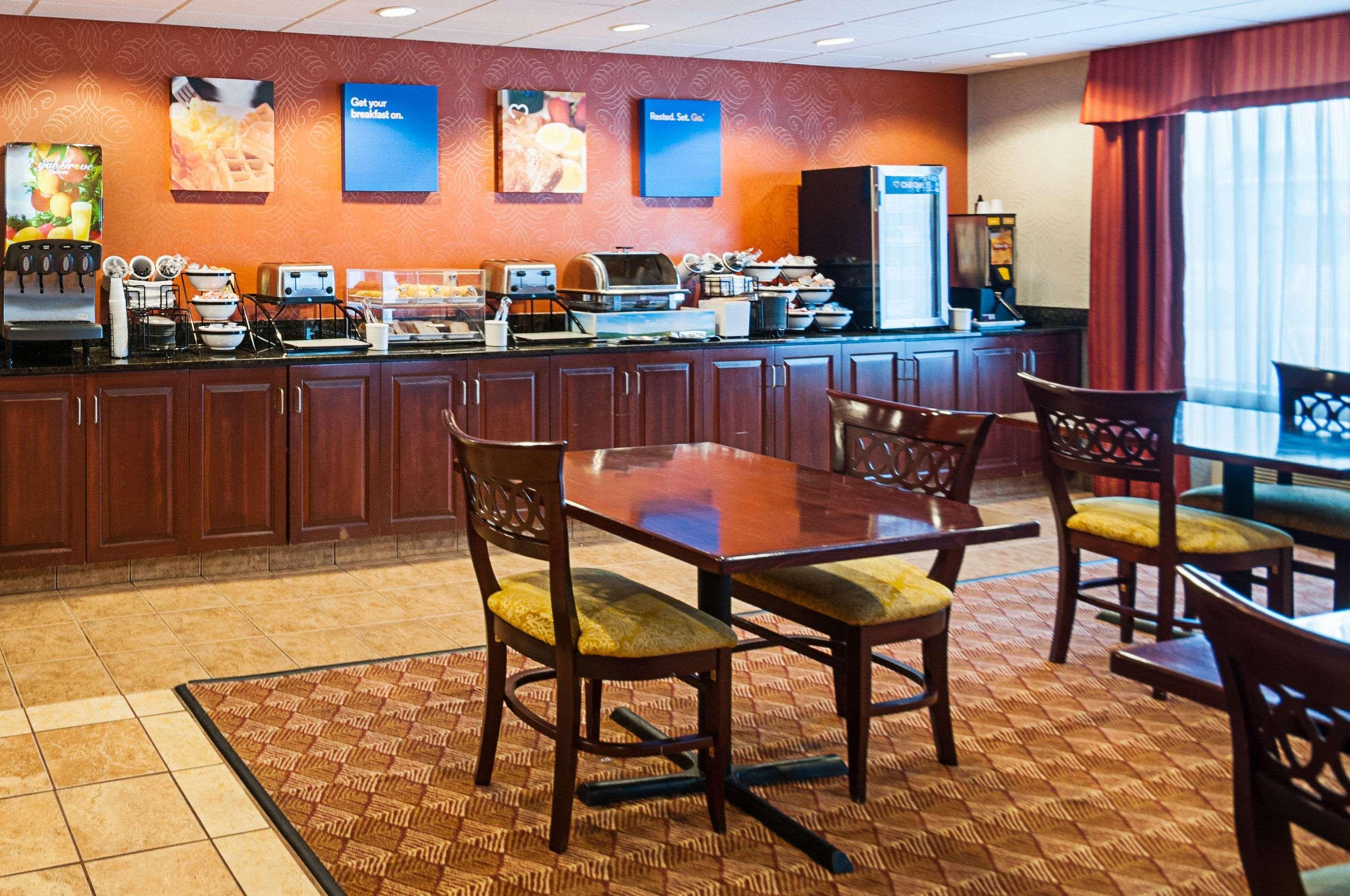 Comfort Inn & Suites Кеймбрідж Екстер'єр фото