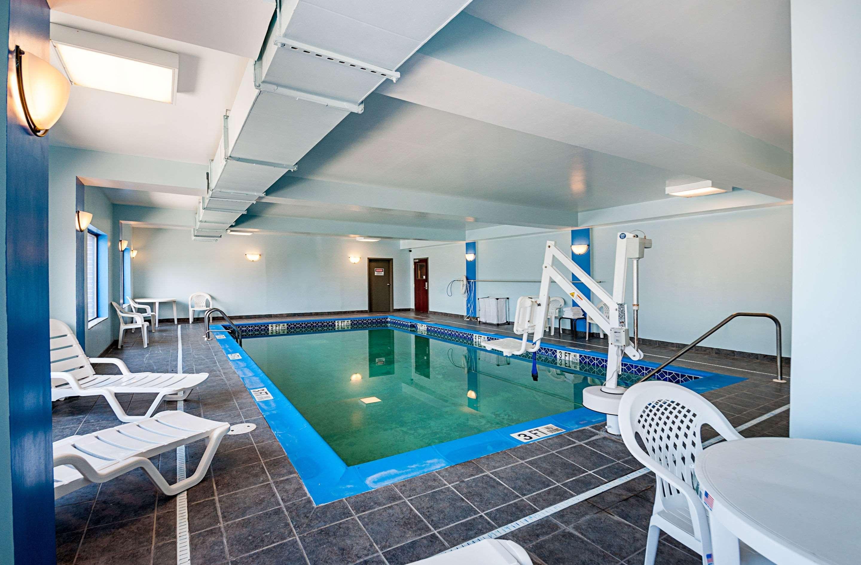 Comfort Inn & Suites Кеймбрідж Екстер'єр фото